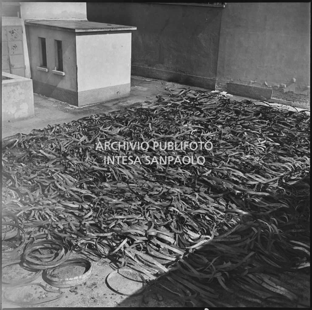 Bombardamenti. Casolo Arch.