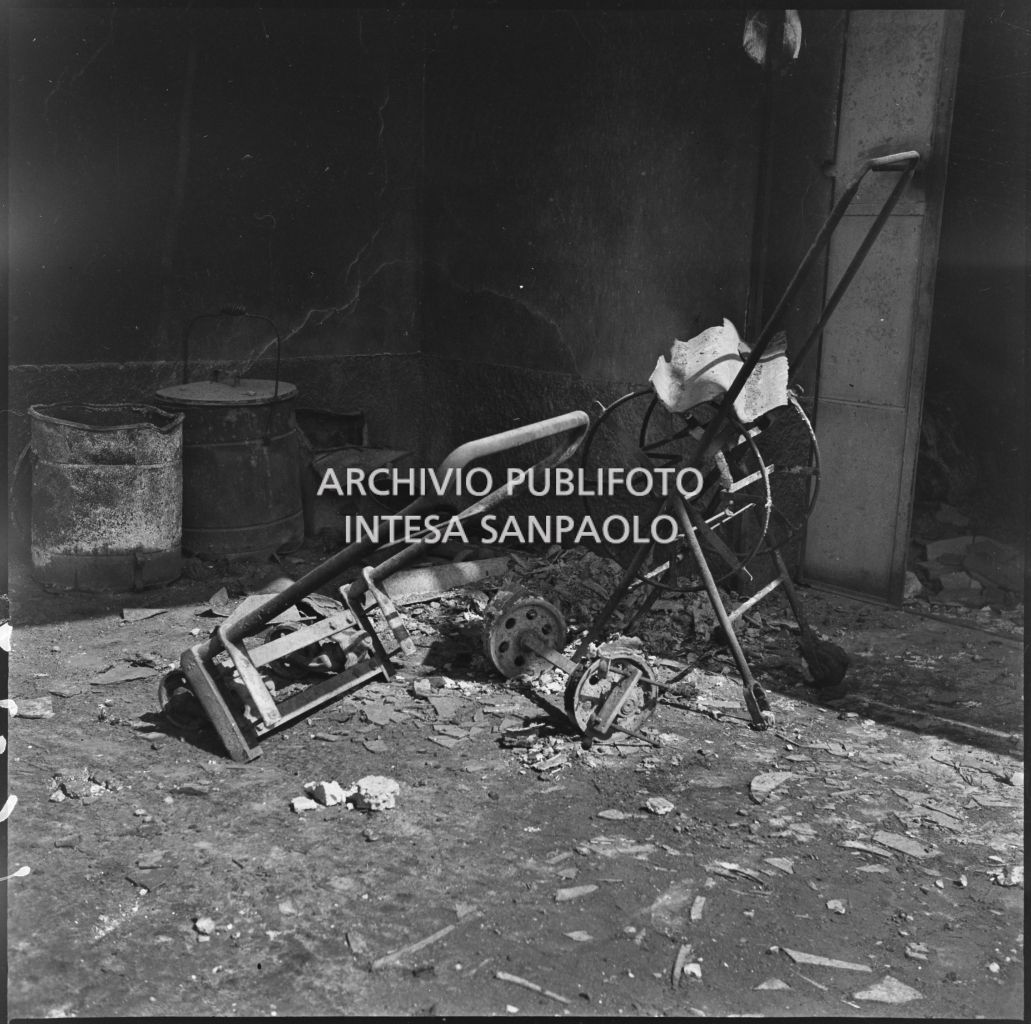 Bombardamenti. Casolo Arch.