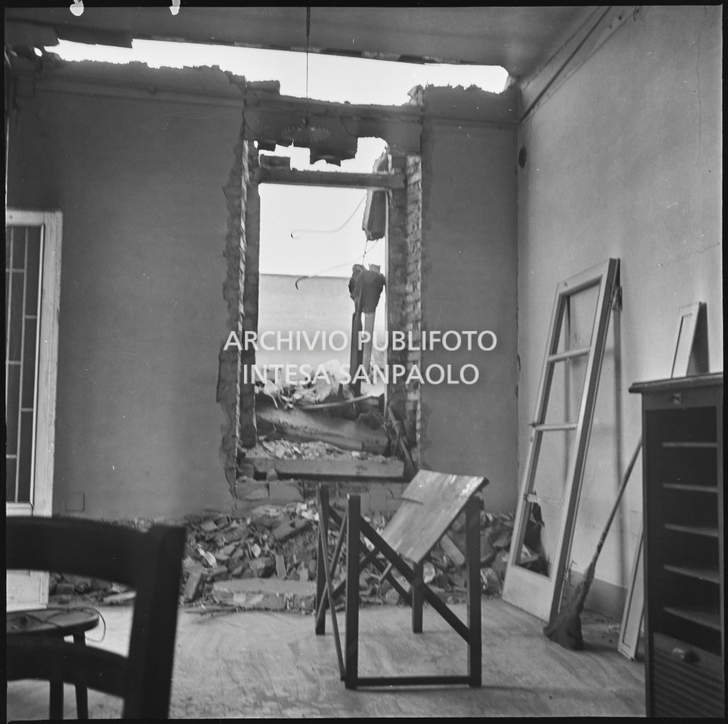 Bombardamenti. Casolo Arch.