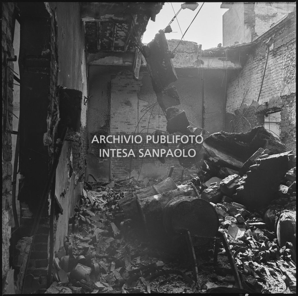 Bombardamenti. Casolo Arch.