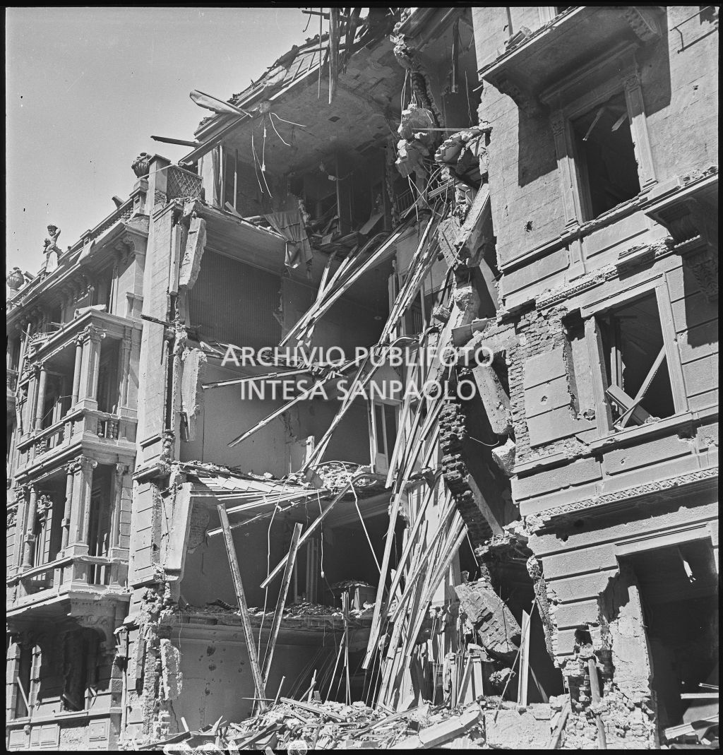 Bombardamenti. Galli