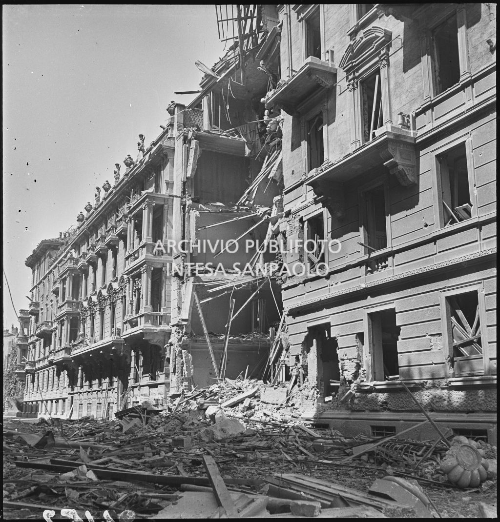 Bombardamenti. Galli