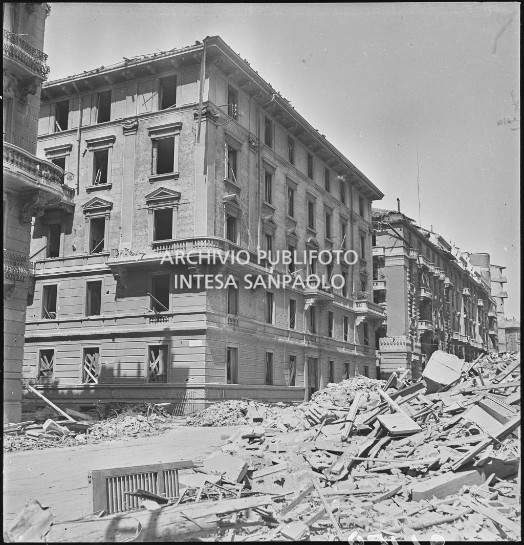 Bombardamenti. Galli