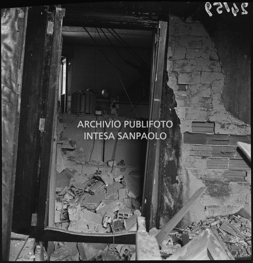 Bombardamenti. Galli