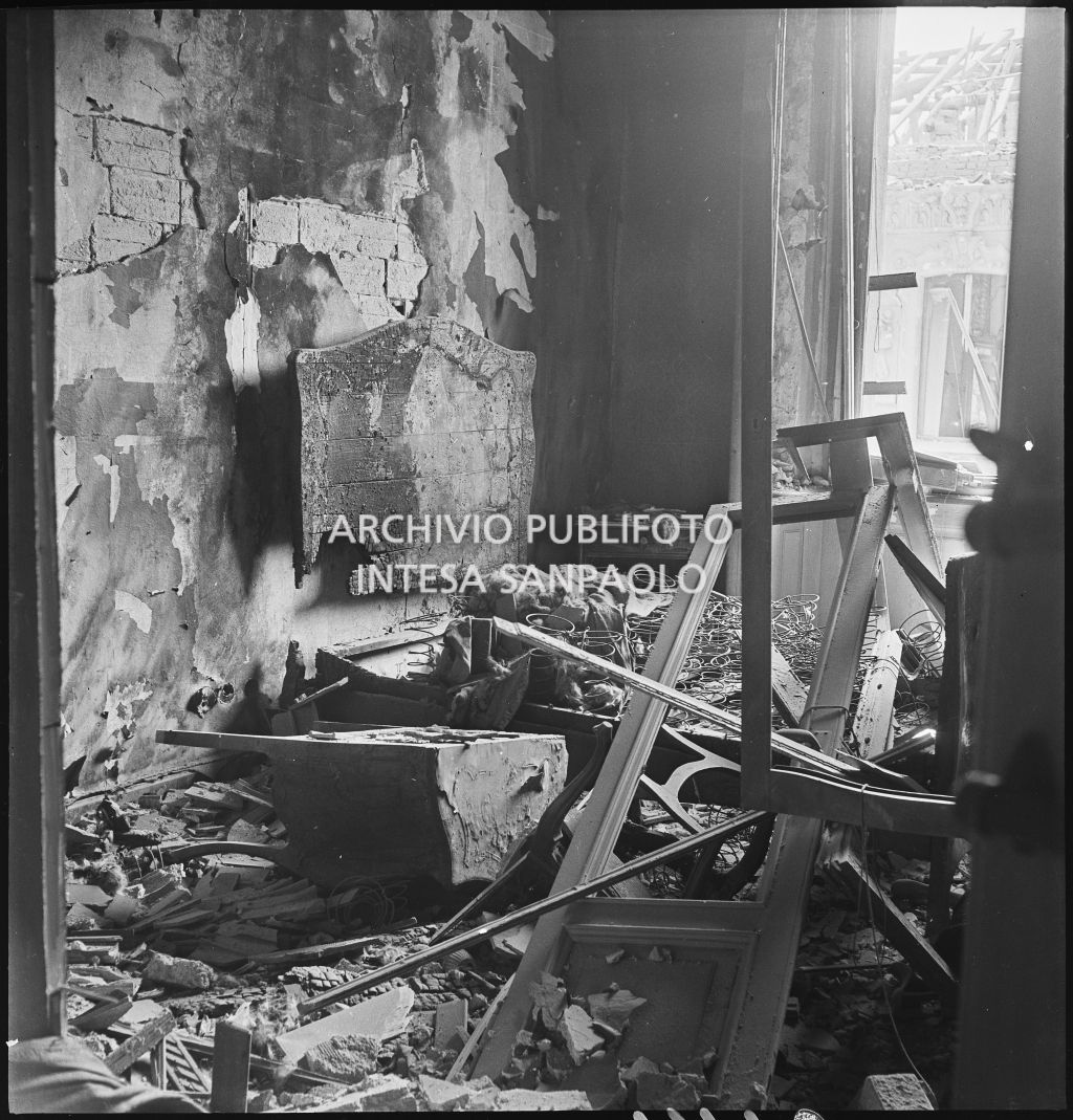 Bombardamenti. Galli