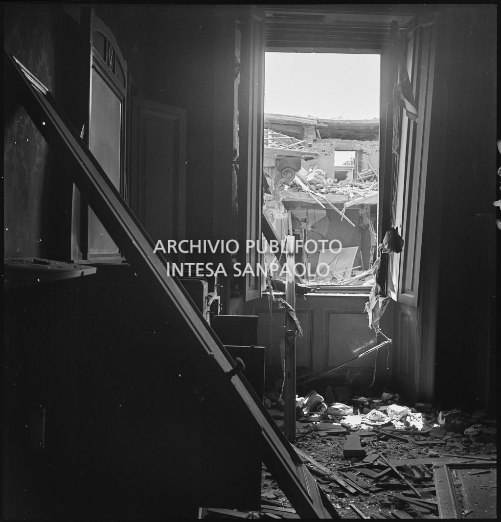 Bombardamenti. Galli