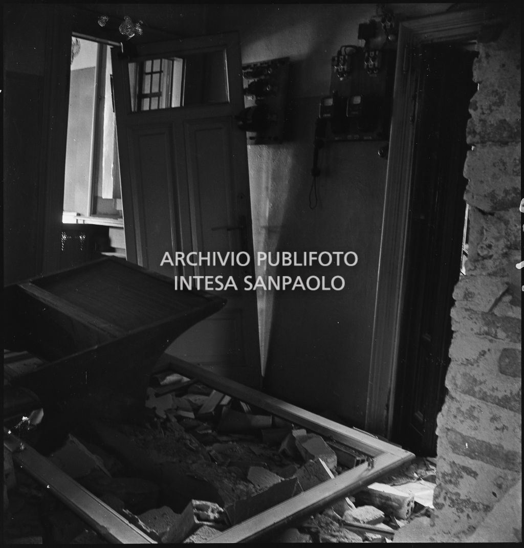 Bombardamenti. Galli