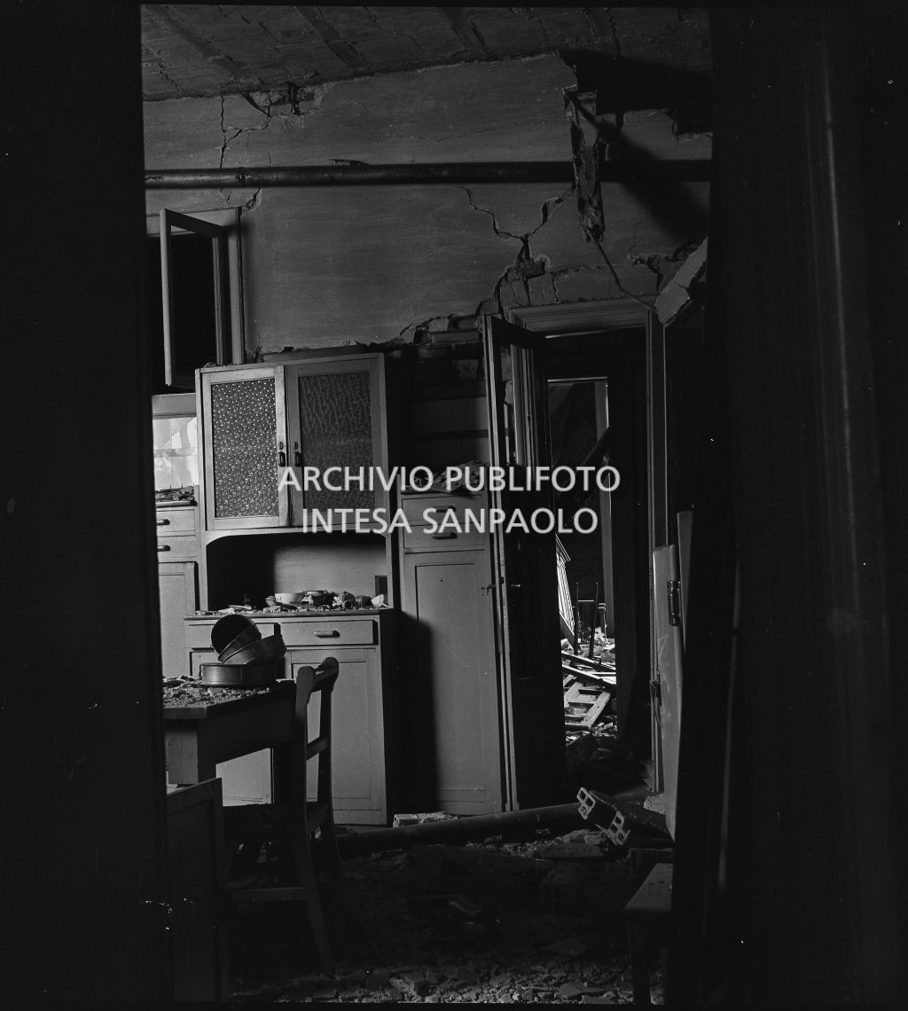 Bombardamenti. Galli