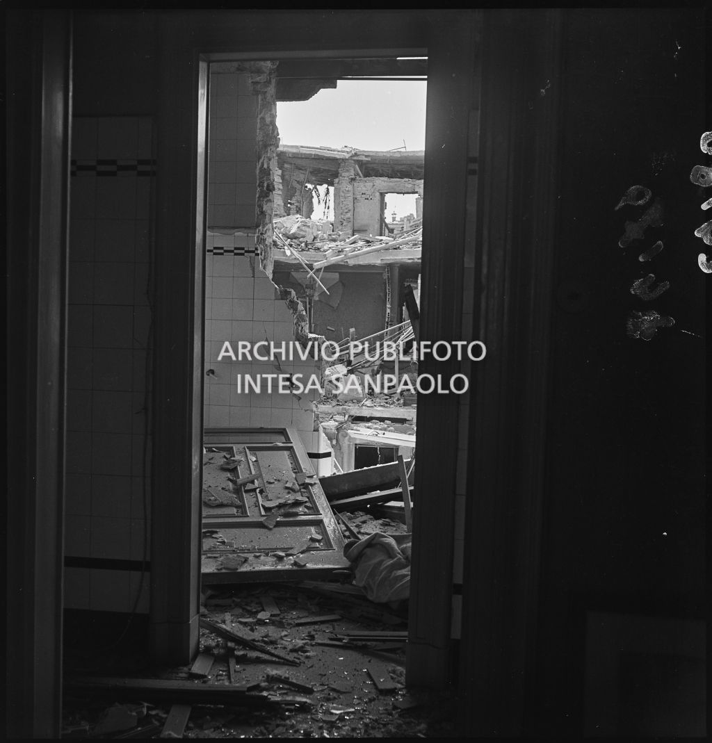 Bombardamenti. Galli