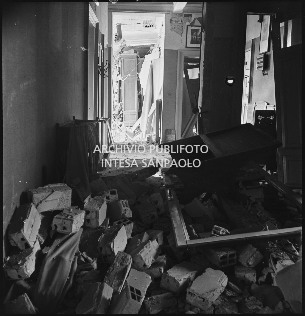 Bombardamenti. Galli