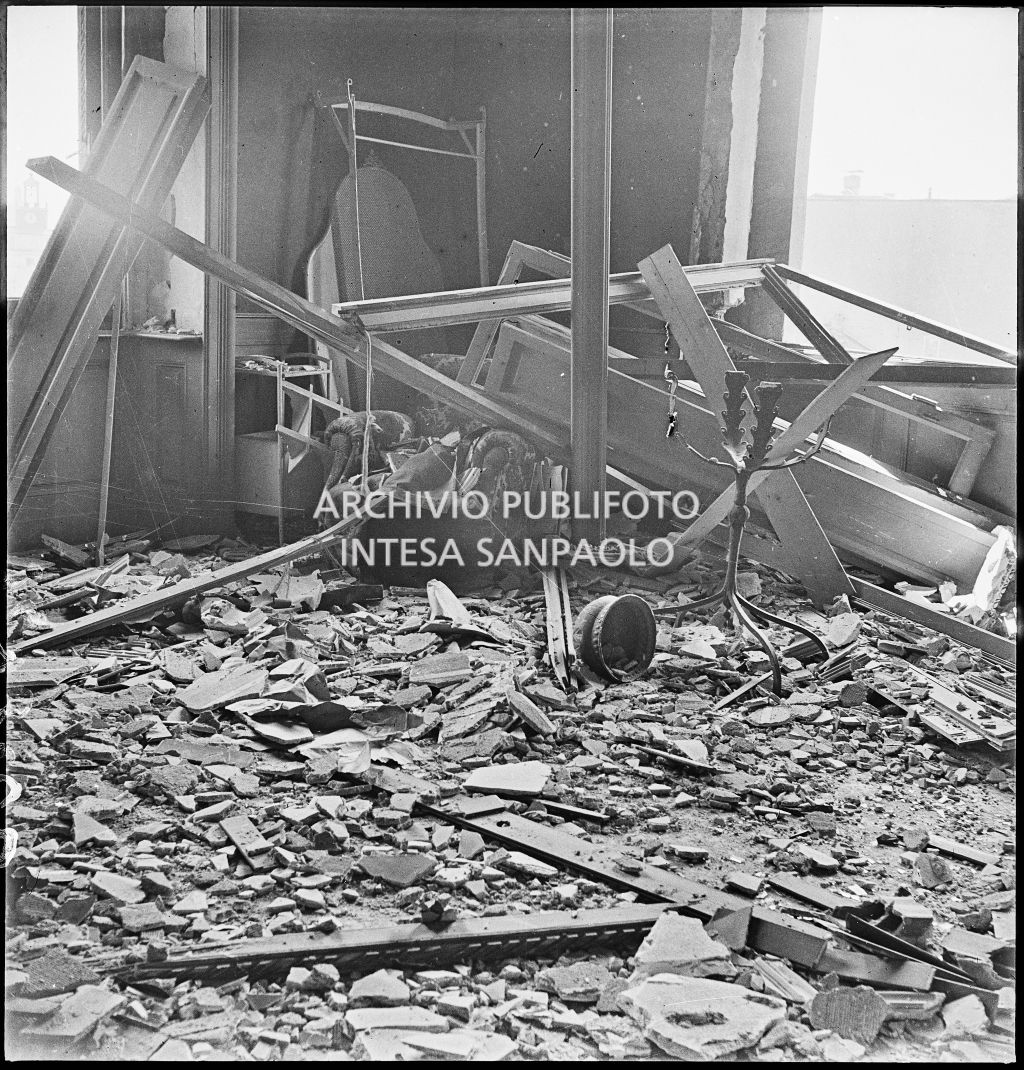 Bombardamenti. Galli