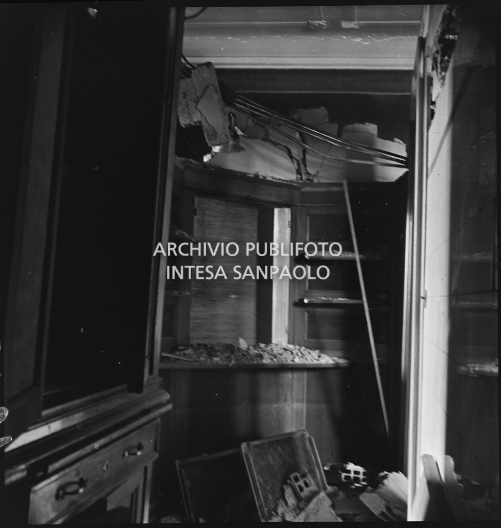 Bombardamenti. Galli