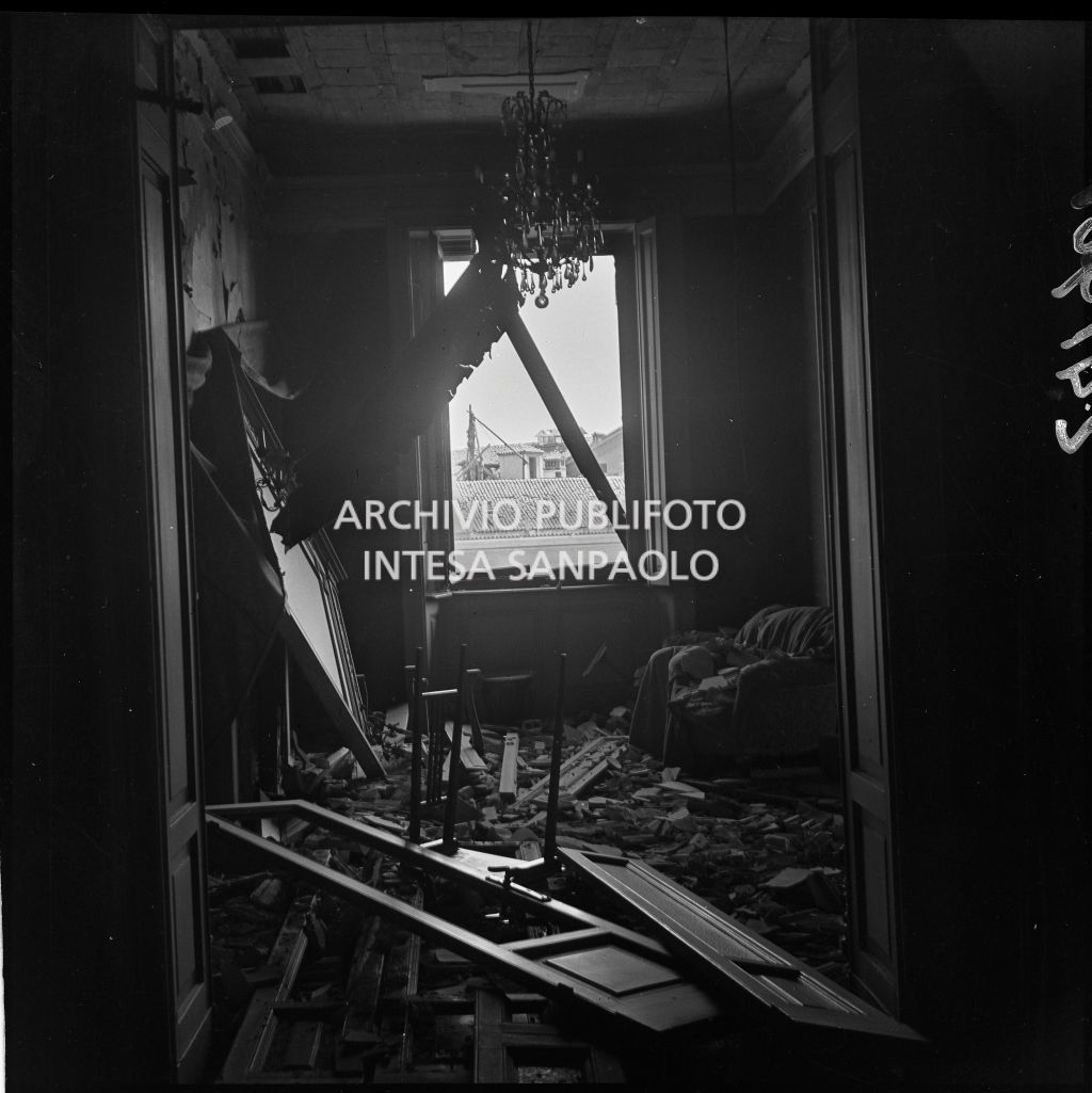 Bombardamenti. Galli