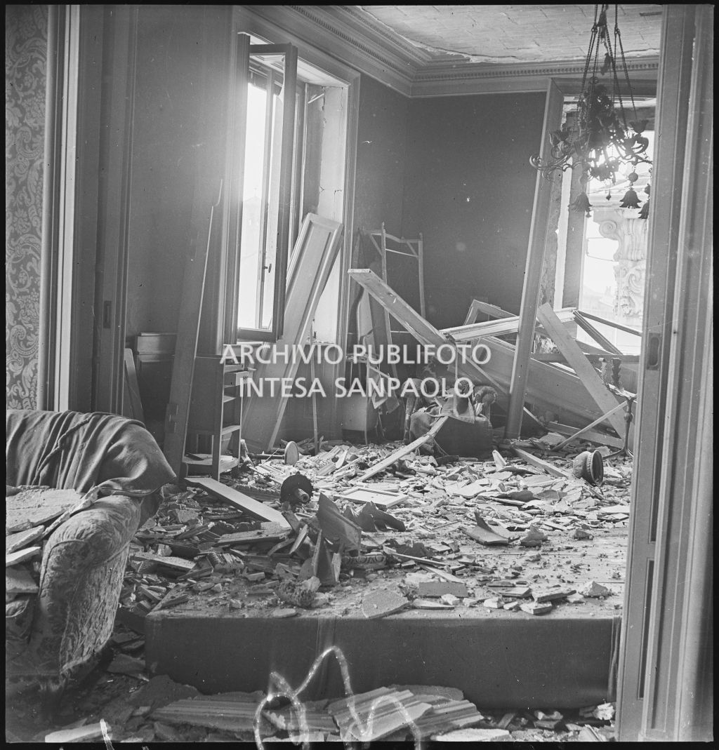 Bombardamenti. Galli