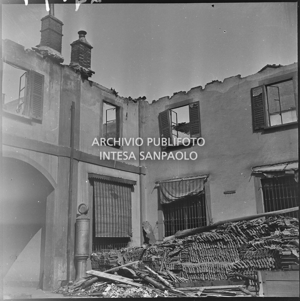 Bombardamenti. De Grandi