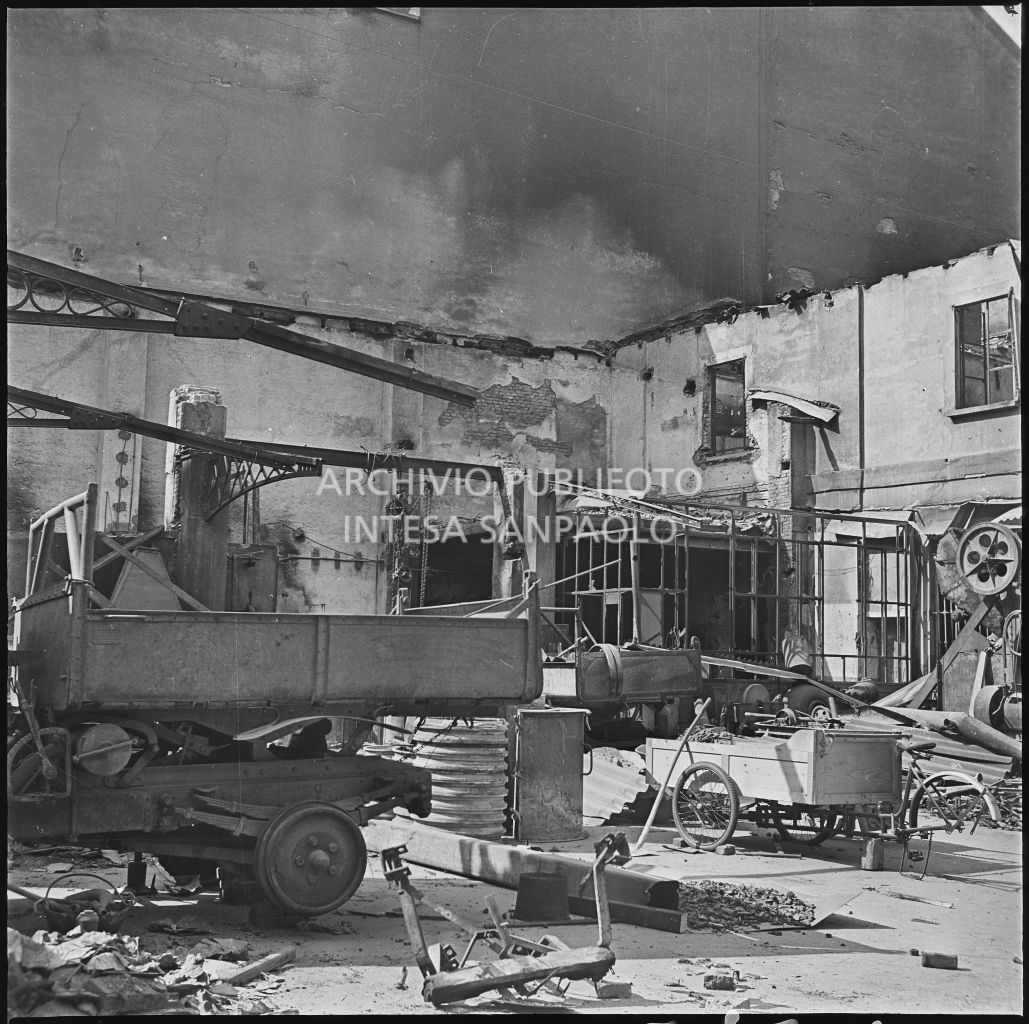 Bombardamenti. De Grandi