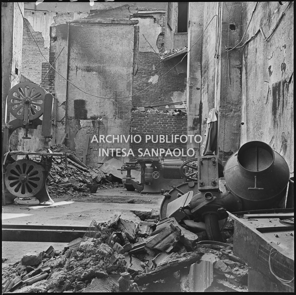 Bombardamenti. De Grandi