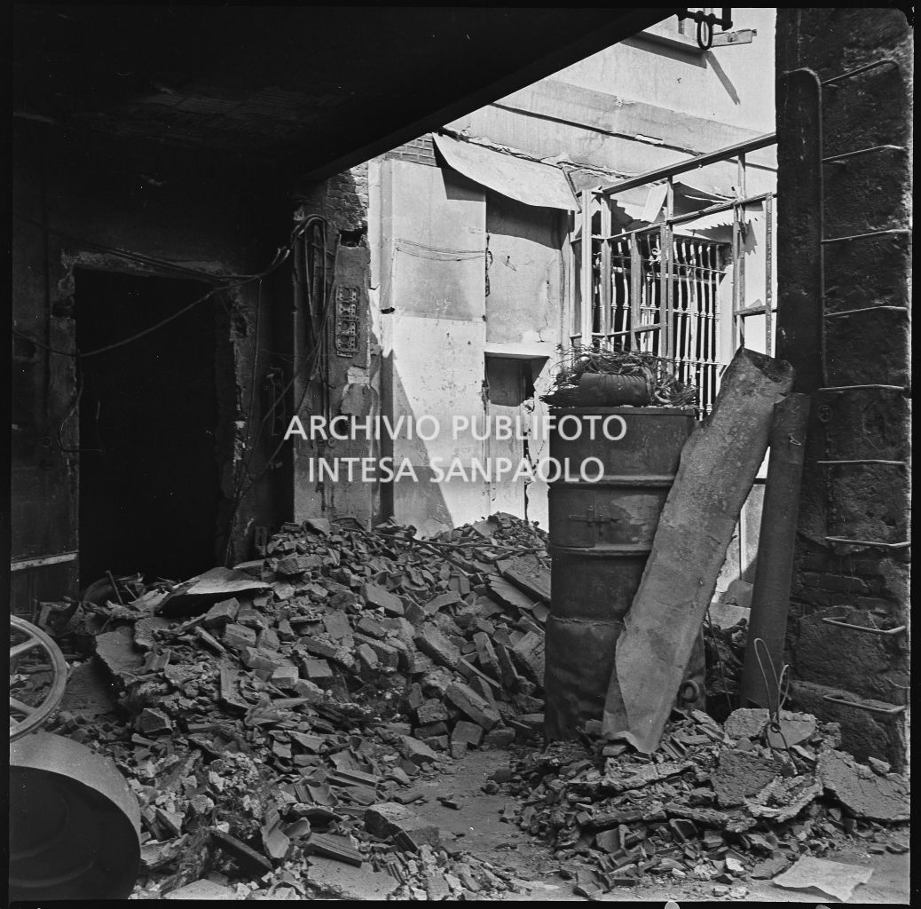 Bombardamenti. De Grandi