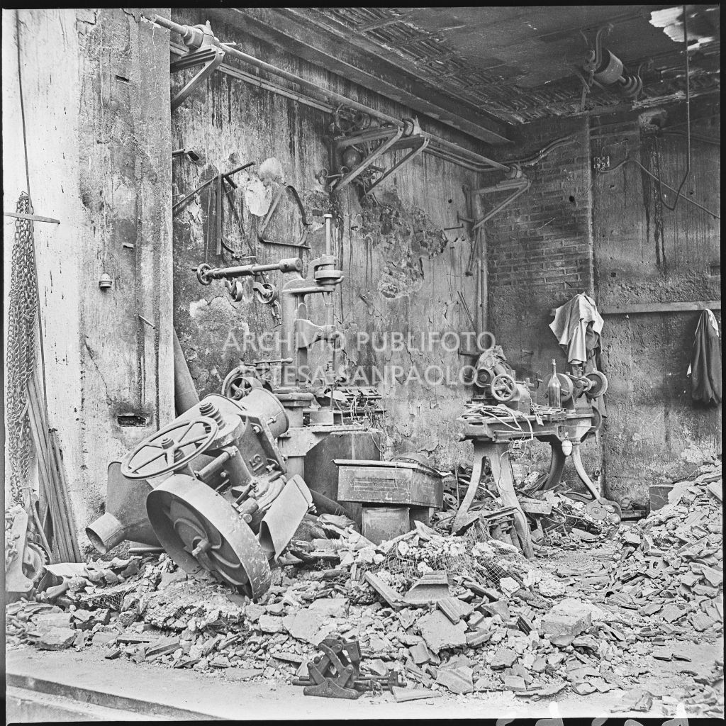 Bombardamenti. De Grandi