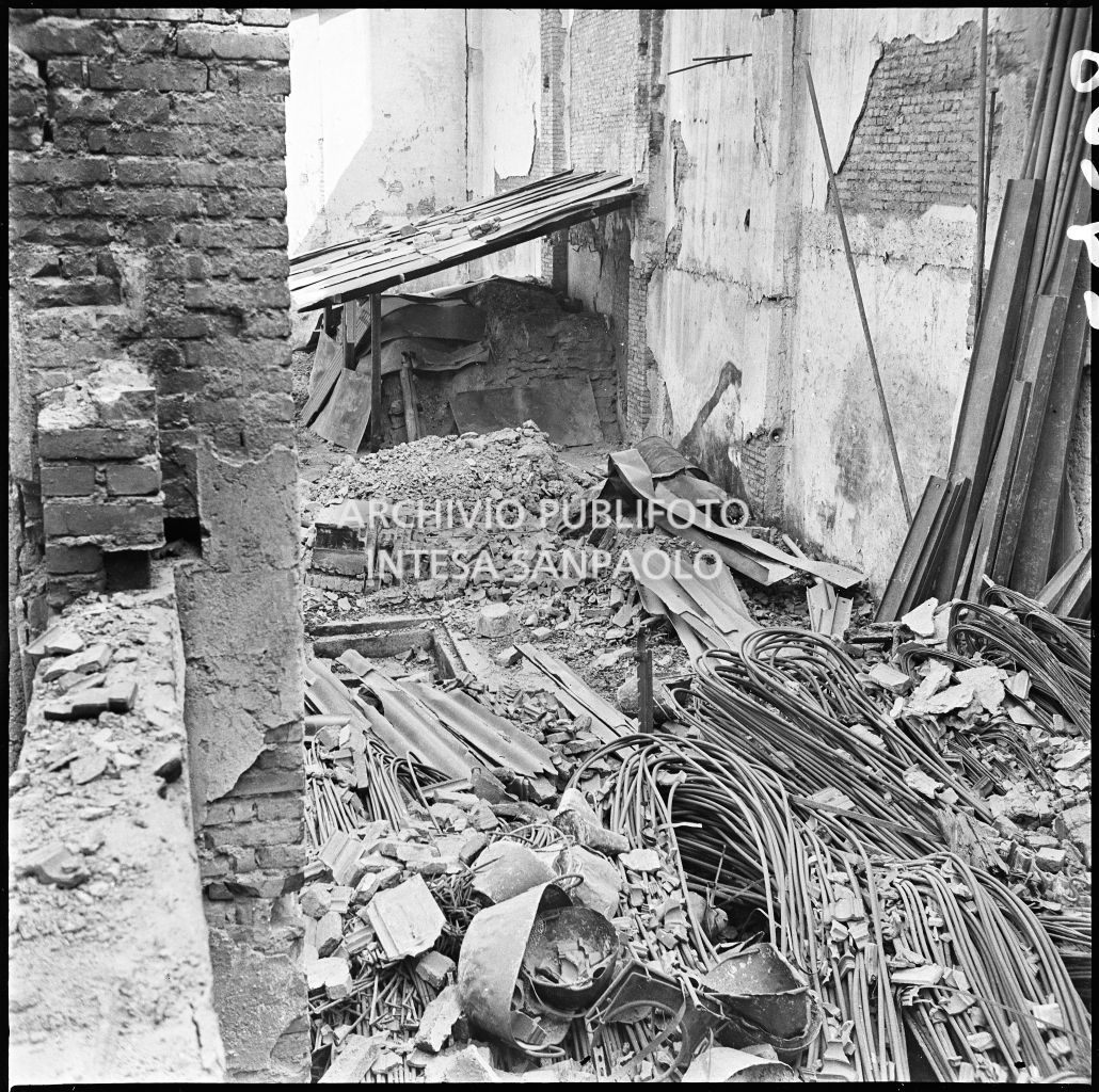 Bombardamenti. De Grandi