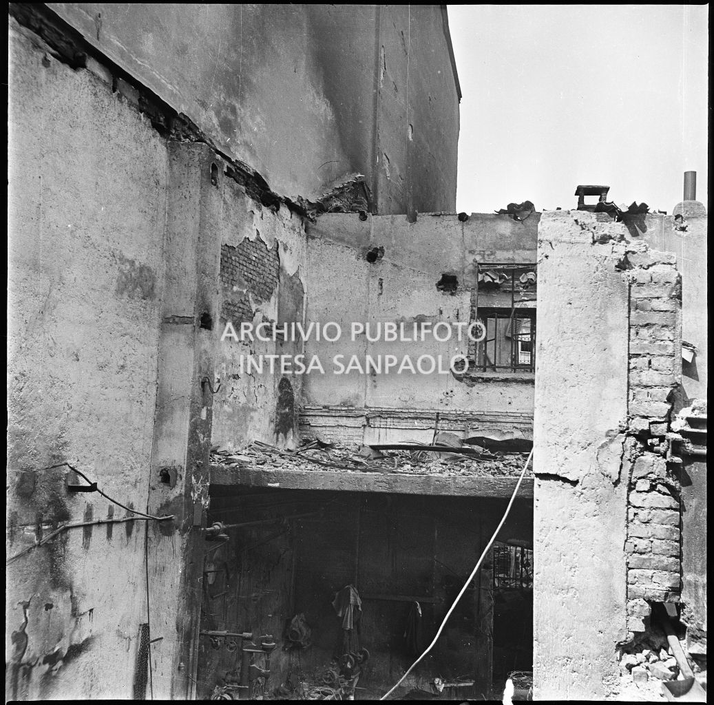 Bombardamenti. De Grandi