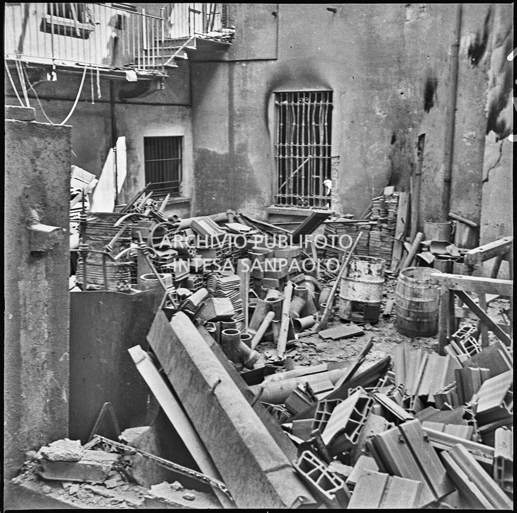 Bombardamenti. De Grandi