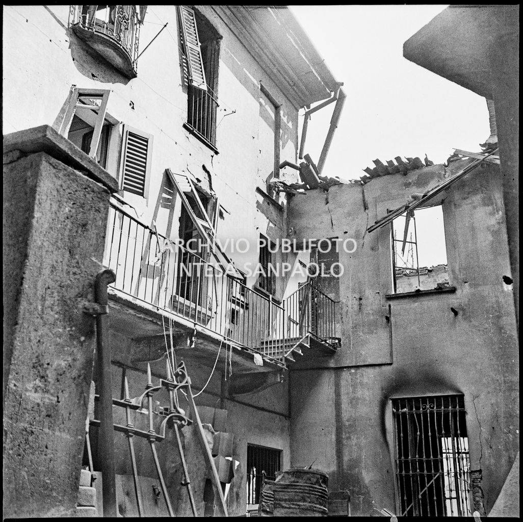 Bombardamenti. De Grandi