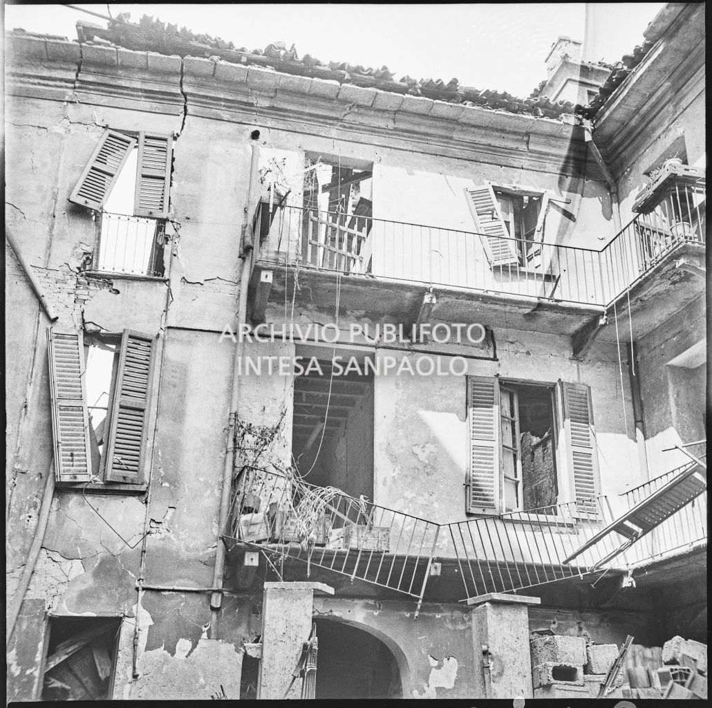 Bombardamenti. De Grandi