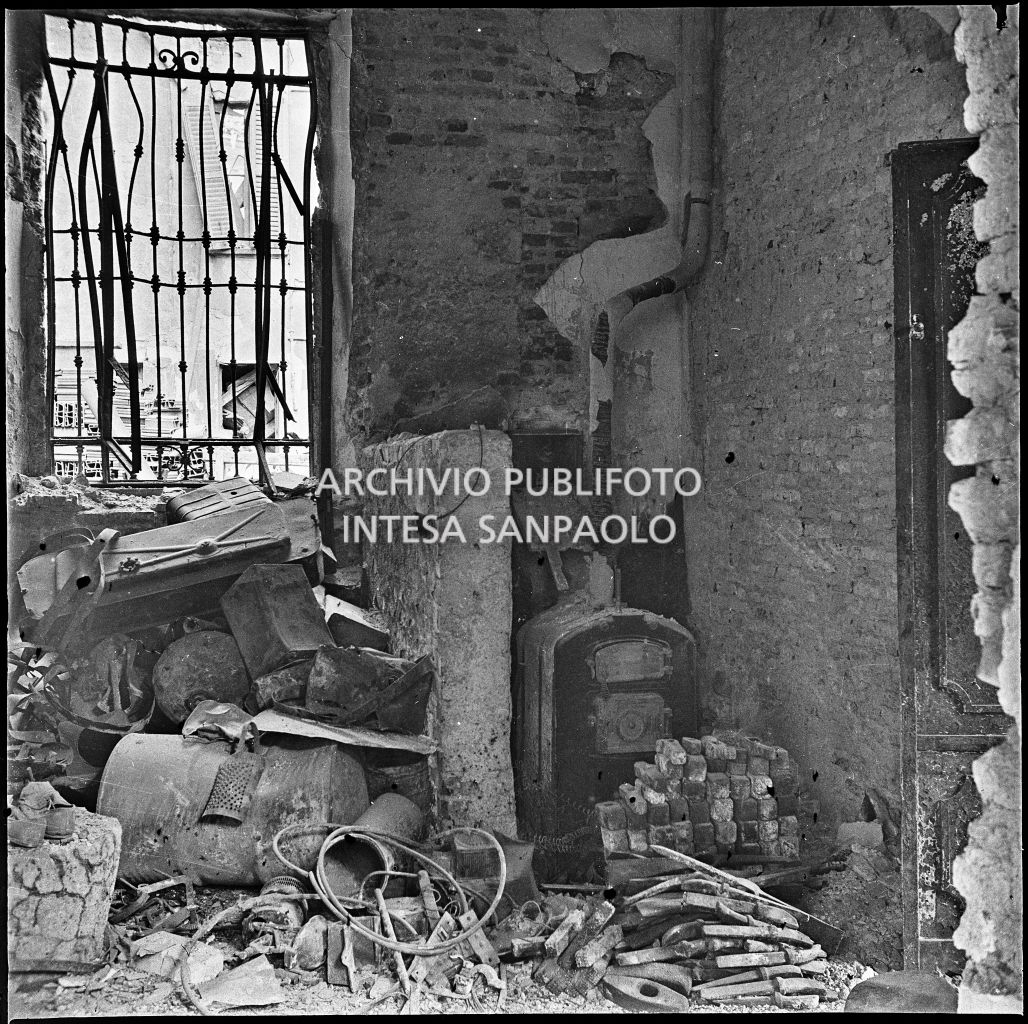 Bombardamenti. De Grandi