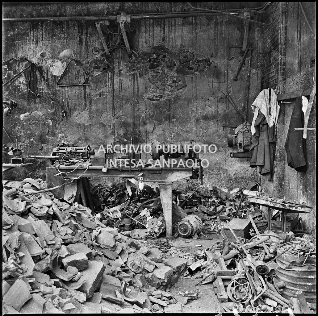 Bombardamenti. De Grandi