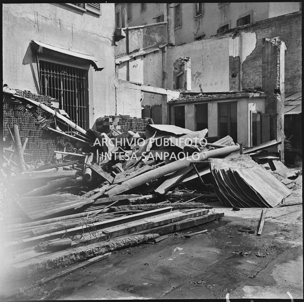 Bombardamenti. De Grandi