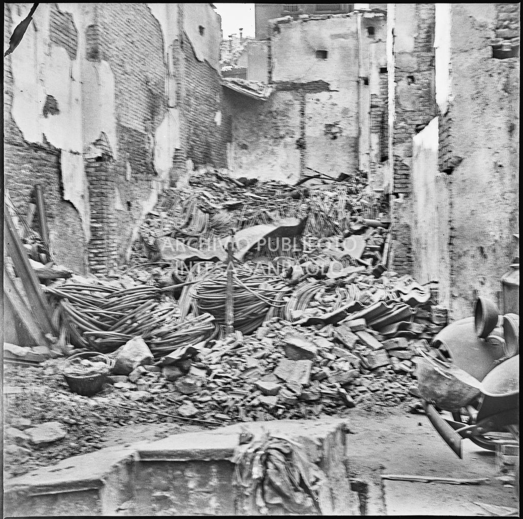 Bombardamenti. De Grandi