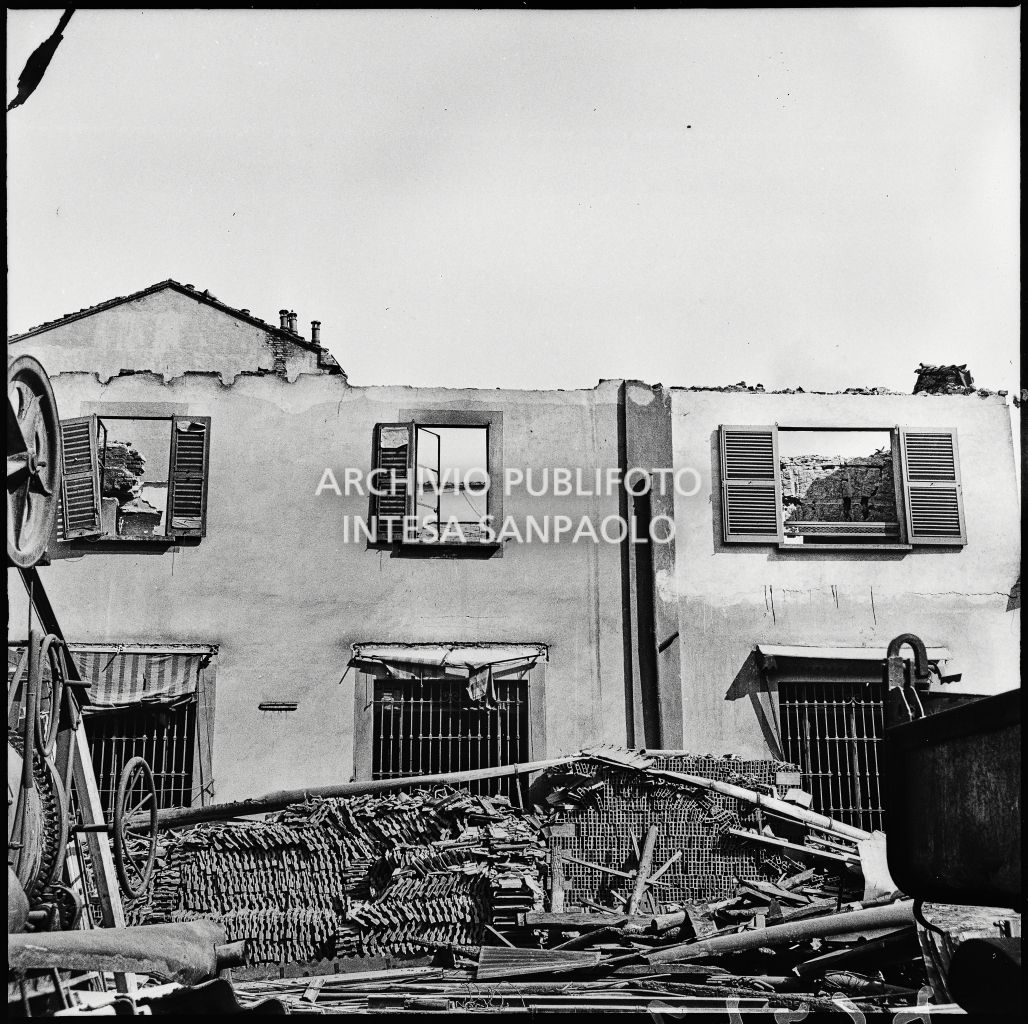 Bombardamenti. De Grandi