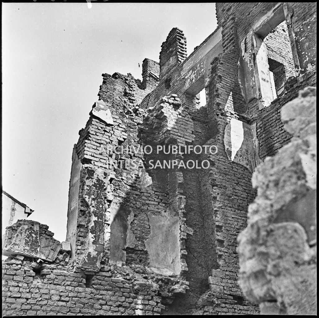 Bombardamenti. De Grandi