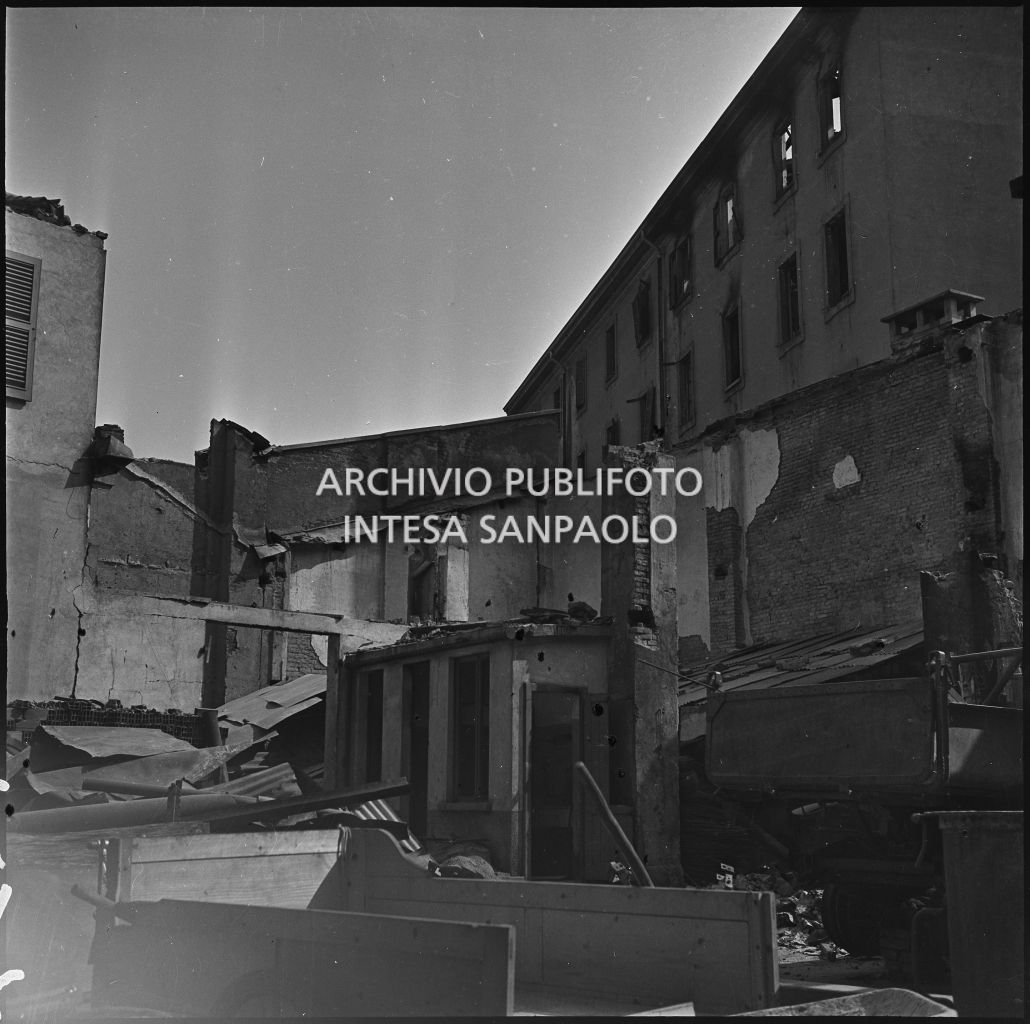 Bombardamenti. De Grandi