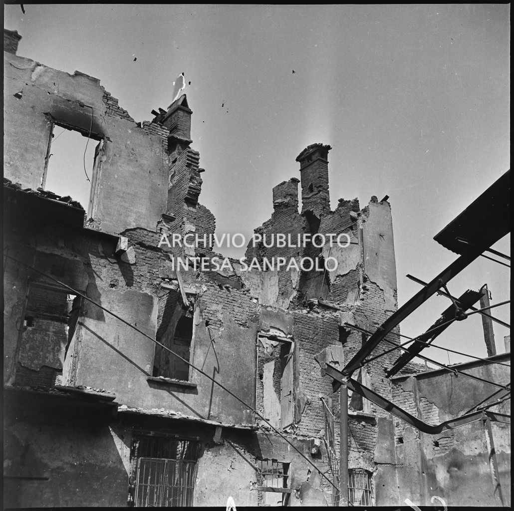 Bombardamenti. De Grandi