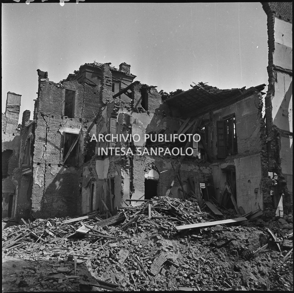 Bombardamenti. De Grandi