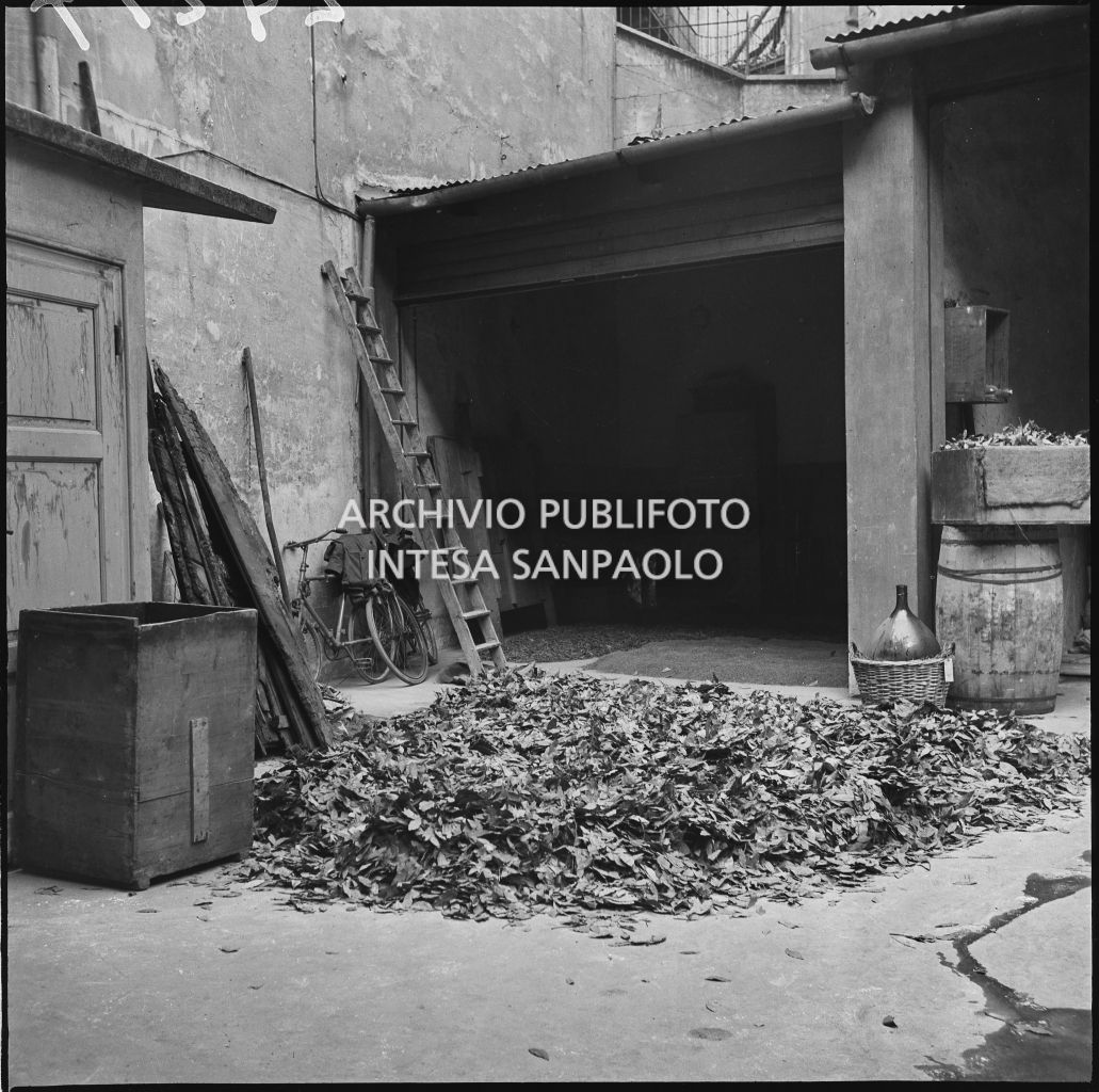 Bombardamenti. Ghezzi. Porta Volta