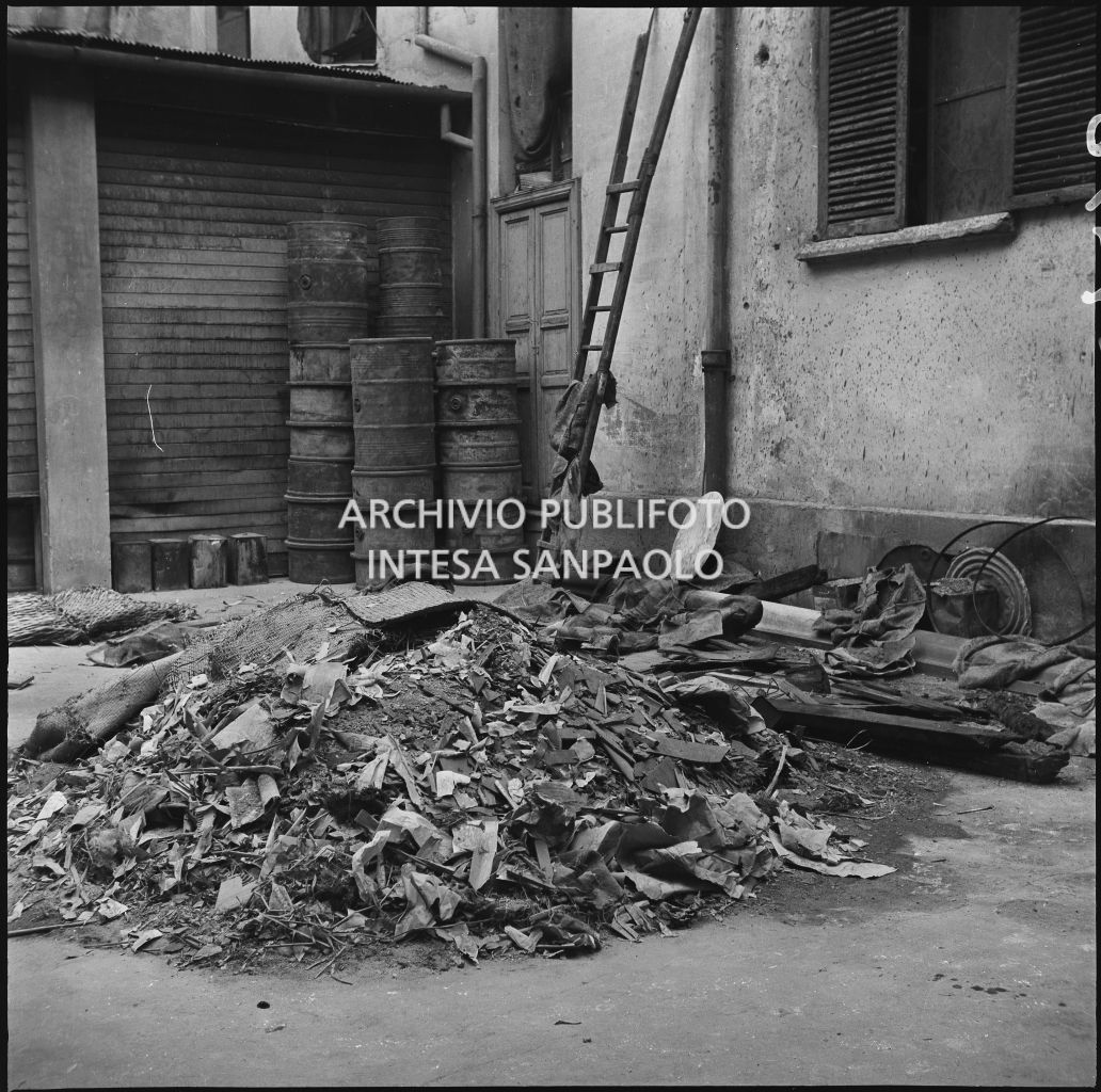 Bombardamenti. Ghezzi. Porta Volta