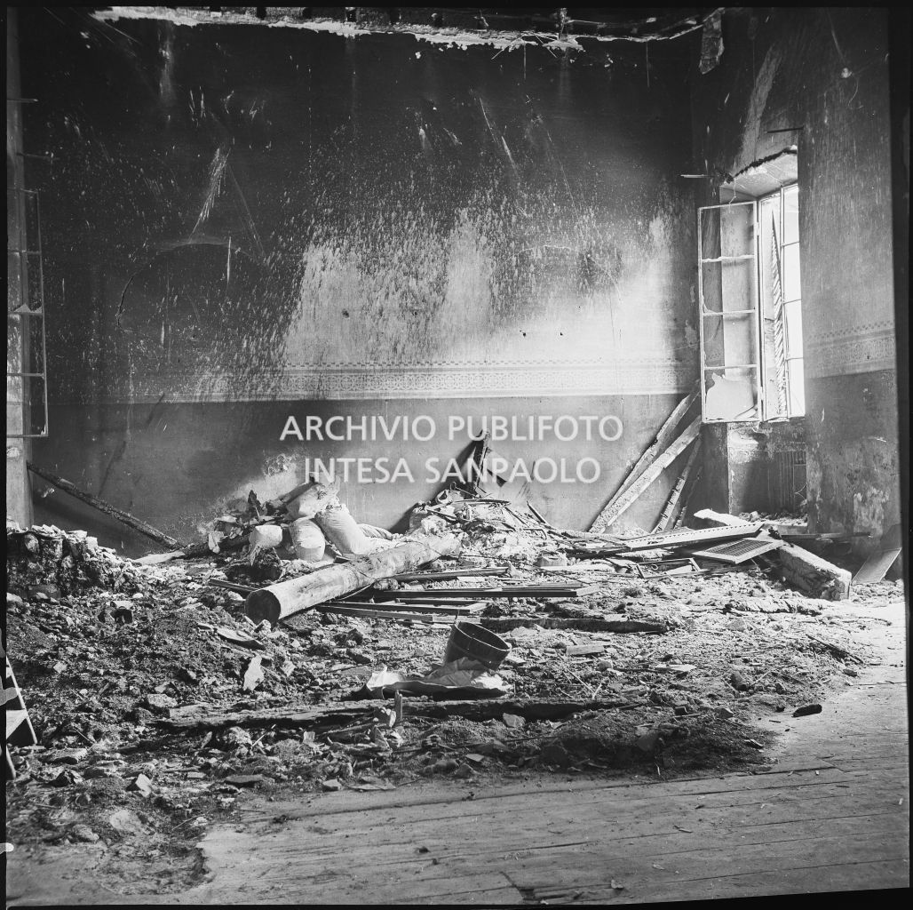 Bombardamenti. Ghezzi. Porta Volta