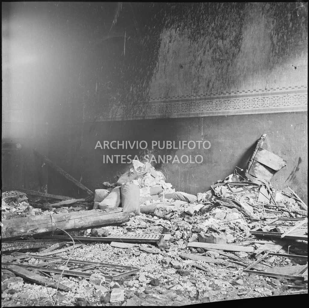 Bombardamenti. Ghezzi. Porta Volta