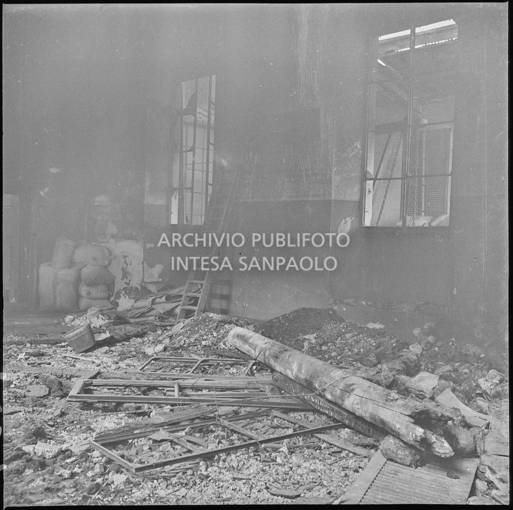 Bombardamenti. Ghezzi. Porta Volta