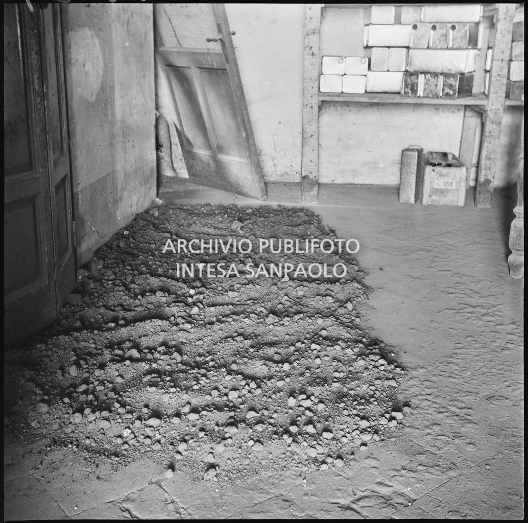 Bombardamenti. Ghezzi. Porta Volta