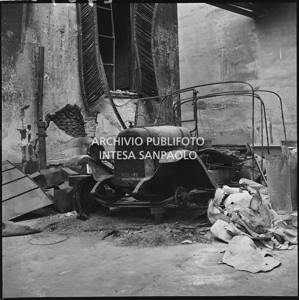 Bombardamenti. Ghezzi. Porta Volta