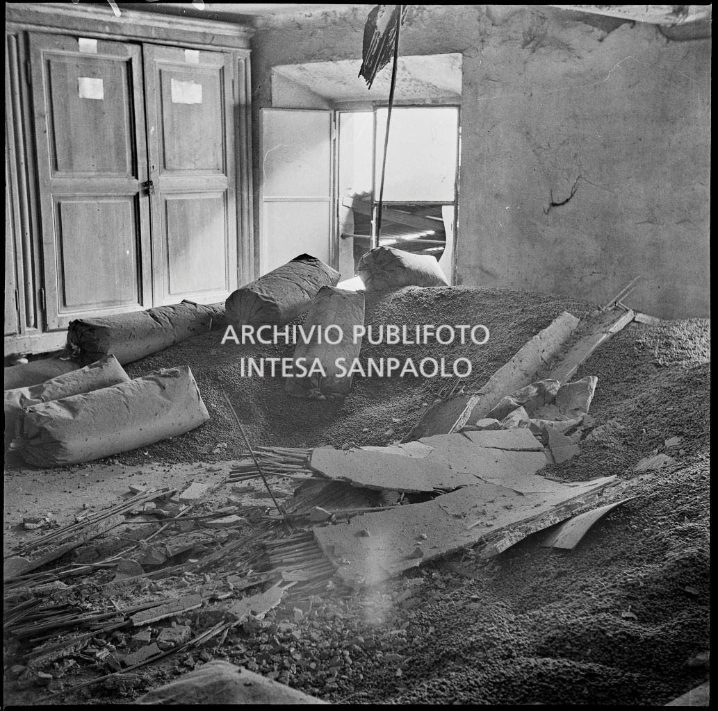 Bombardamenti. Ghezzi. Porta Volta