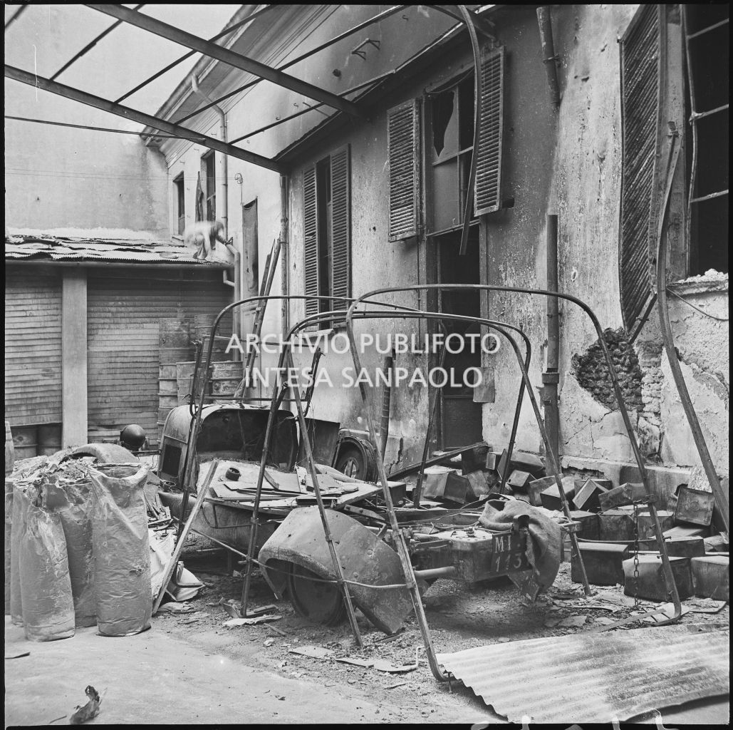 Bombardamenti. Ghezzi. Porta Volta