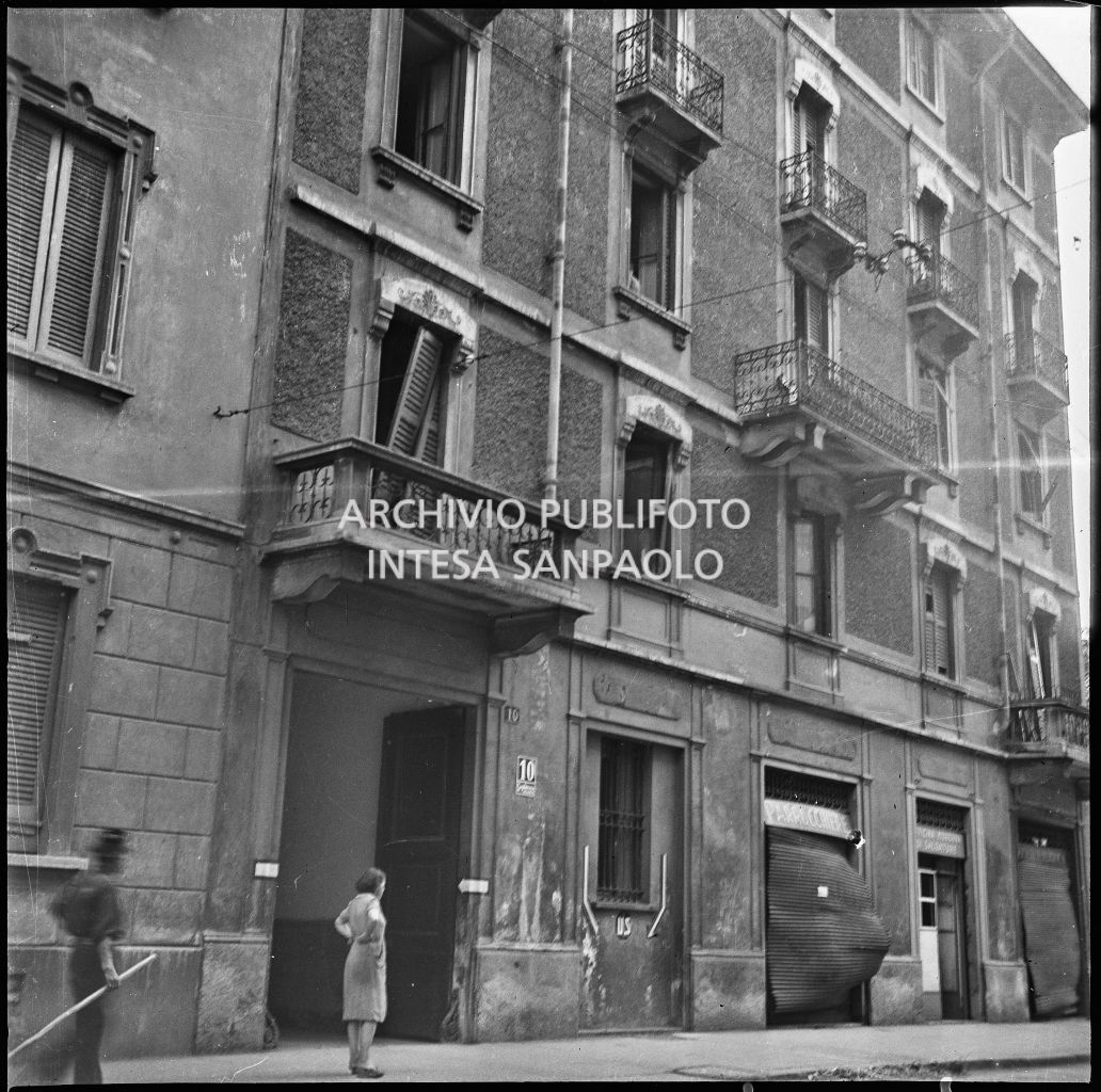 Bombardamenti. Invernizzi. Via Atto Vannucci