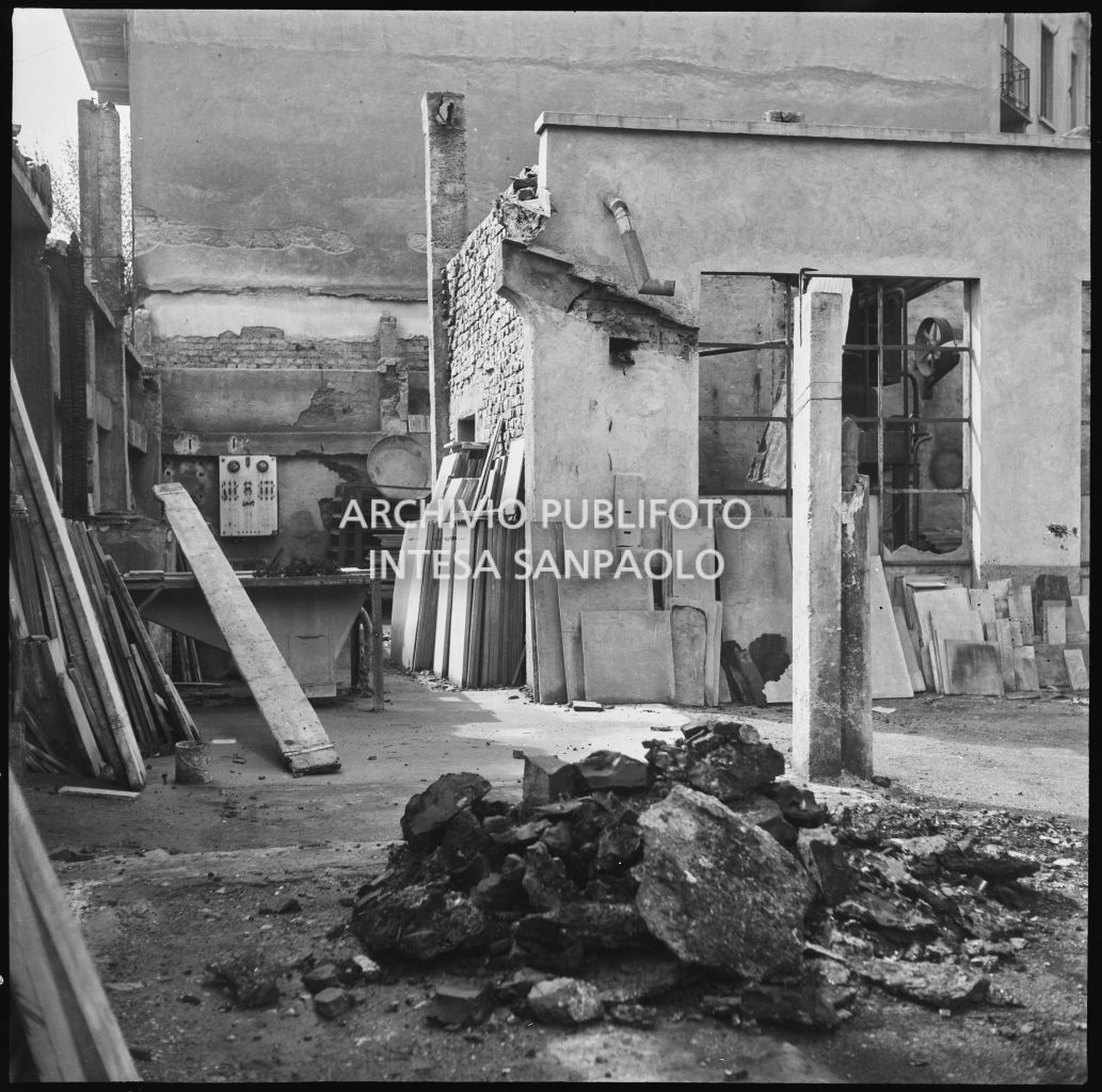 Bombardamenti. Moneta