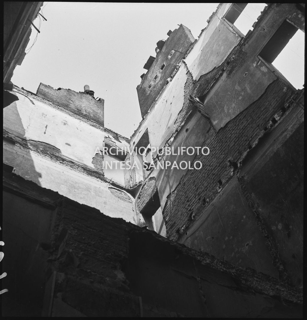 Bombardamenti. Monza. Via Manin 21