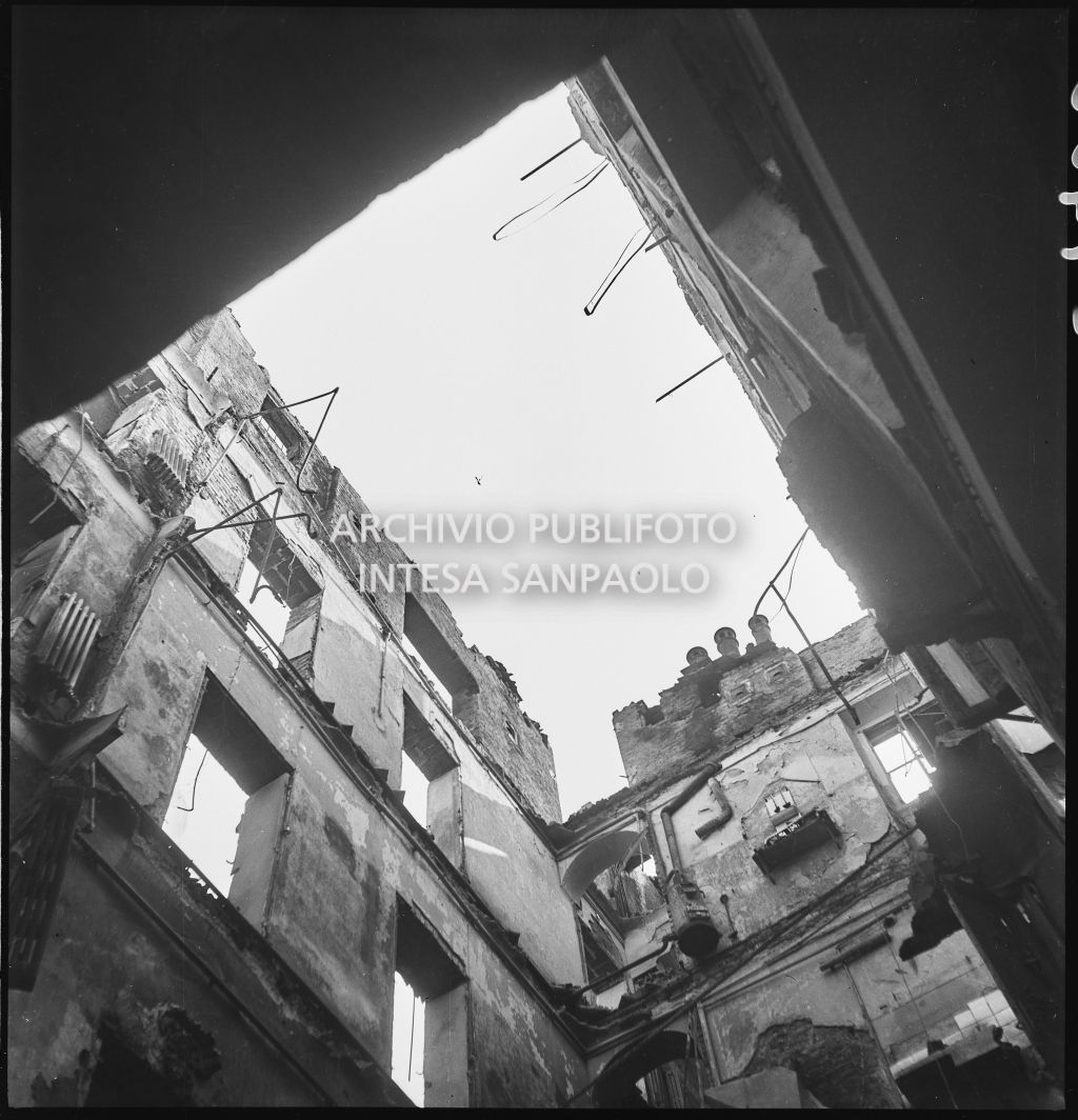 Bombardamenti. Monza. Via Manin 21